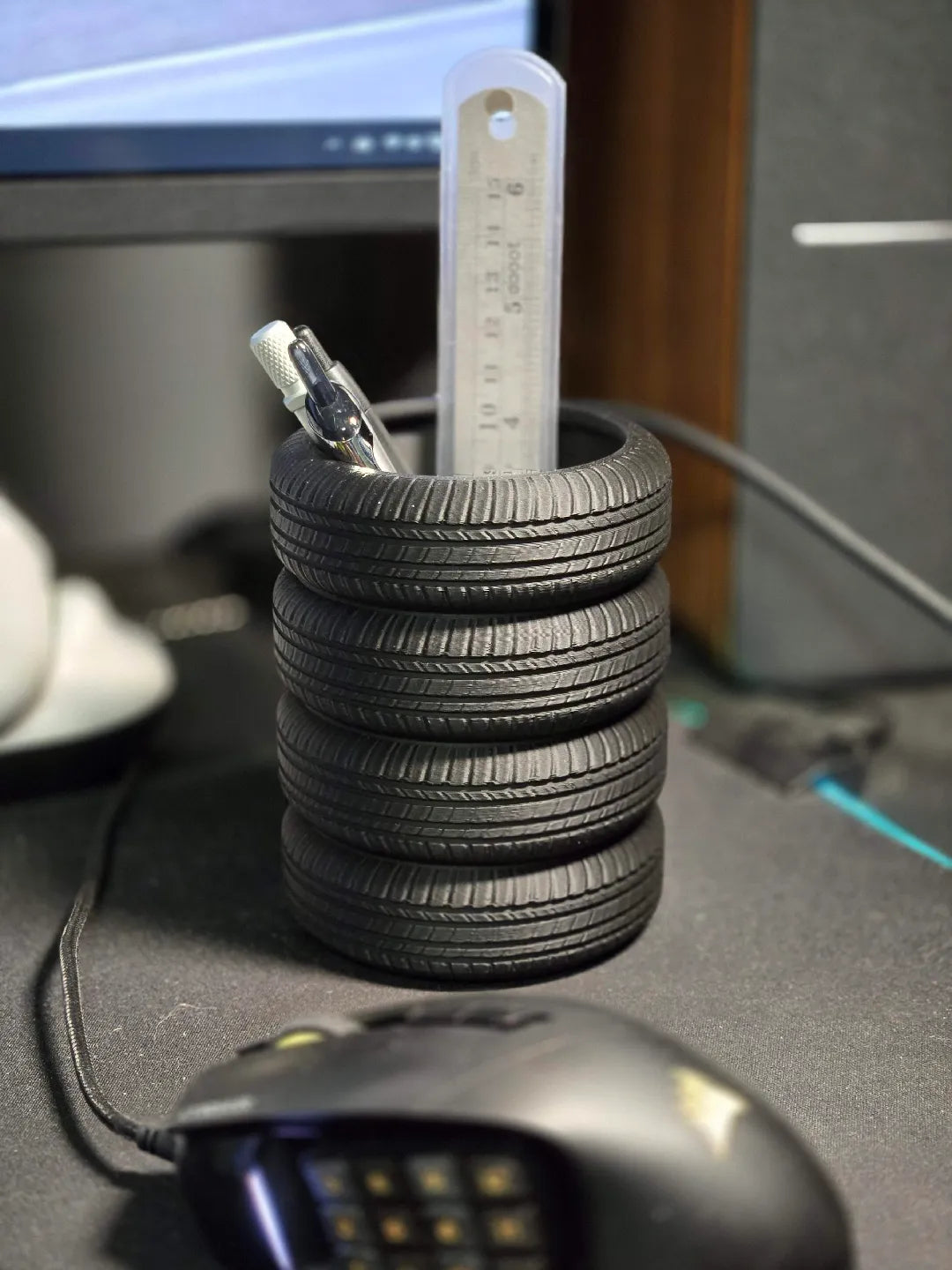 Tire pen organizer