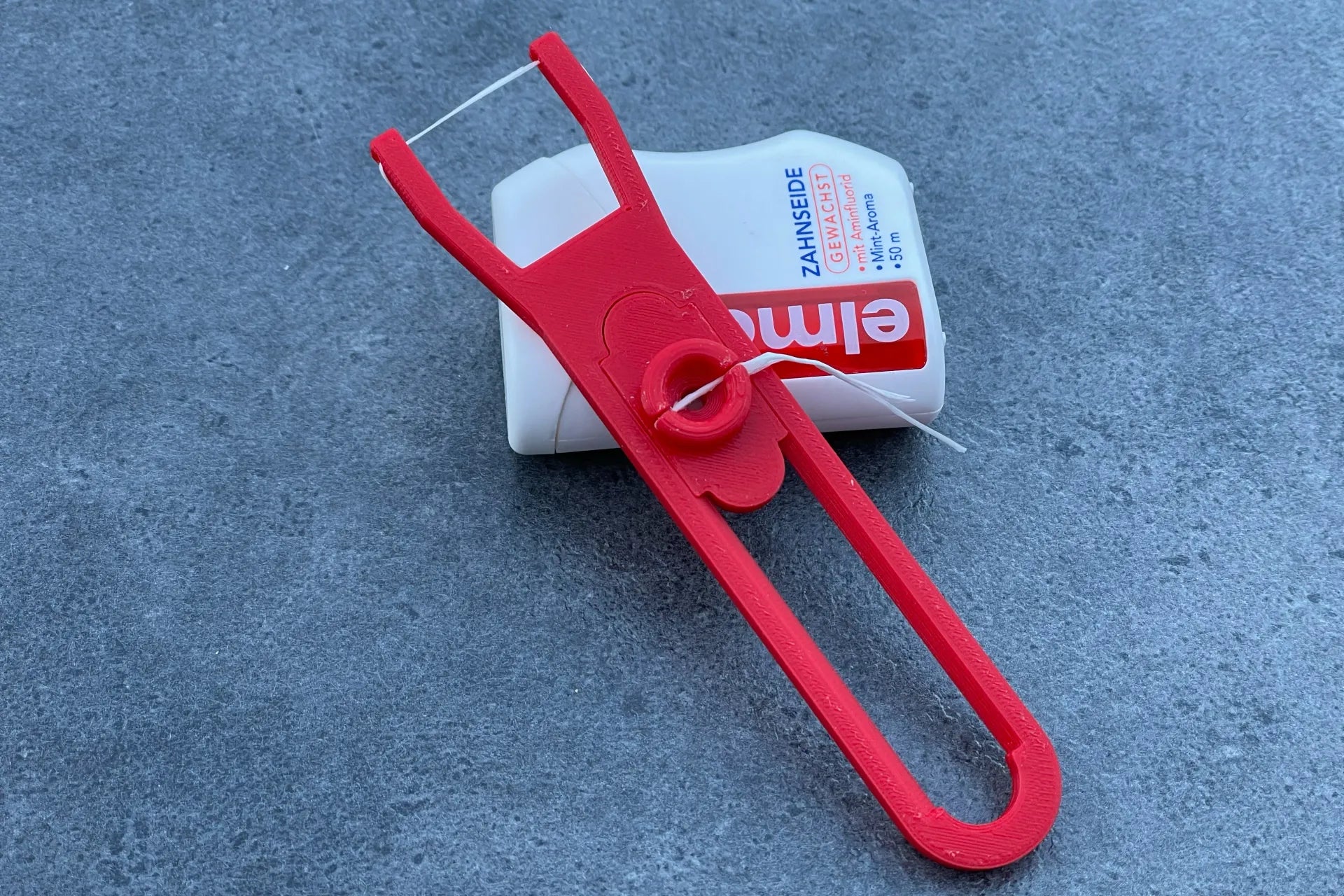 Reusable 3D Printed Dental Floss Holder - Ergonomic Easy Flossing