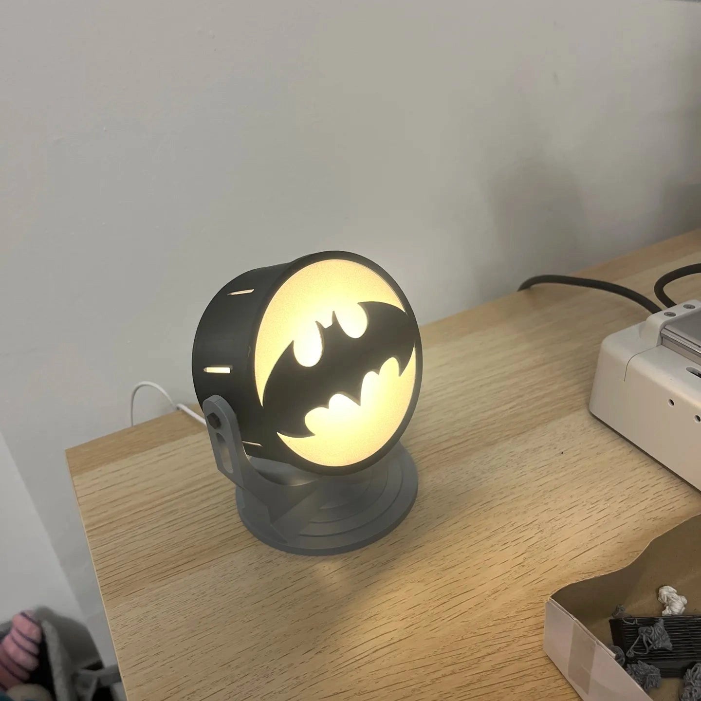 Batman Rooftop Signal, Lamp