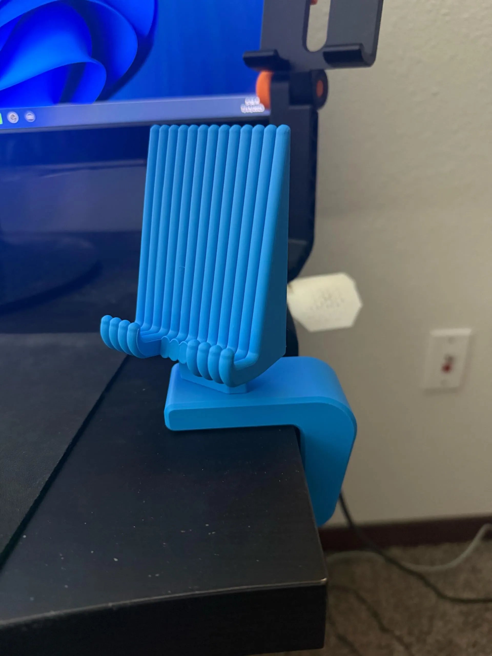 Smartphone or Tablet Stand