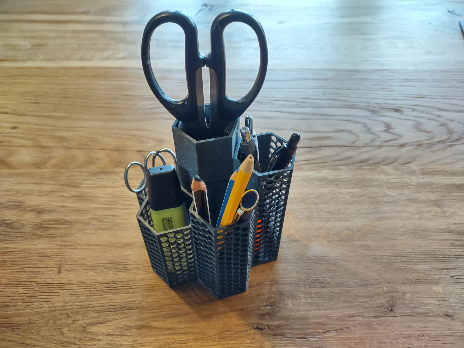 Pen holder/desk item