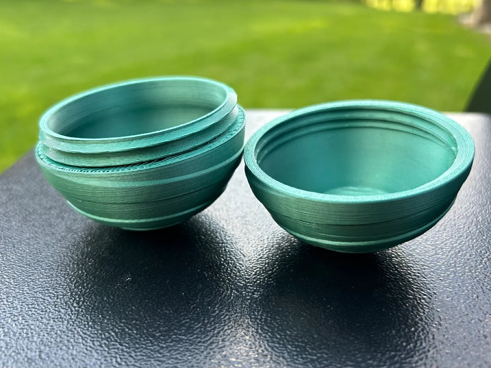 Threaded Sphere Container with stand