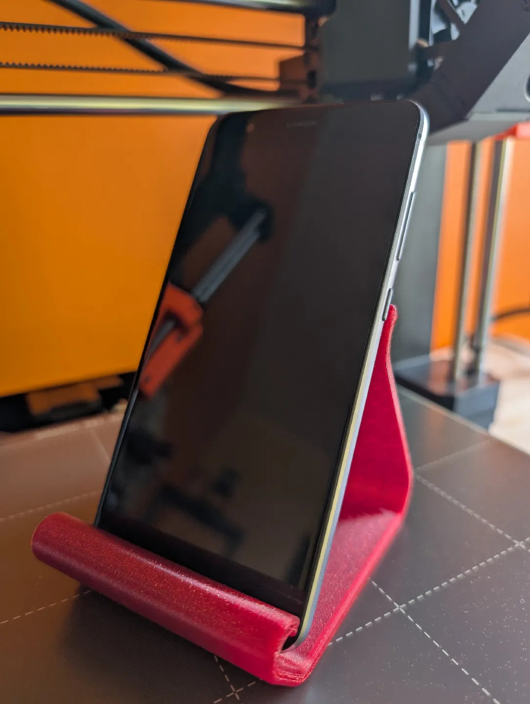 Curved Design Phone Stand, Smartphone Holder