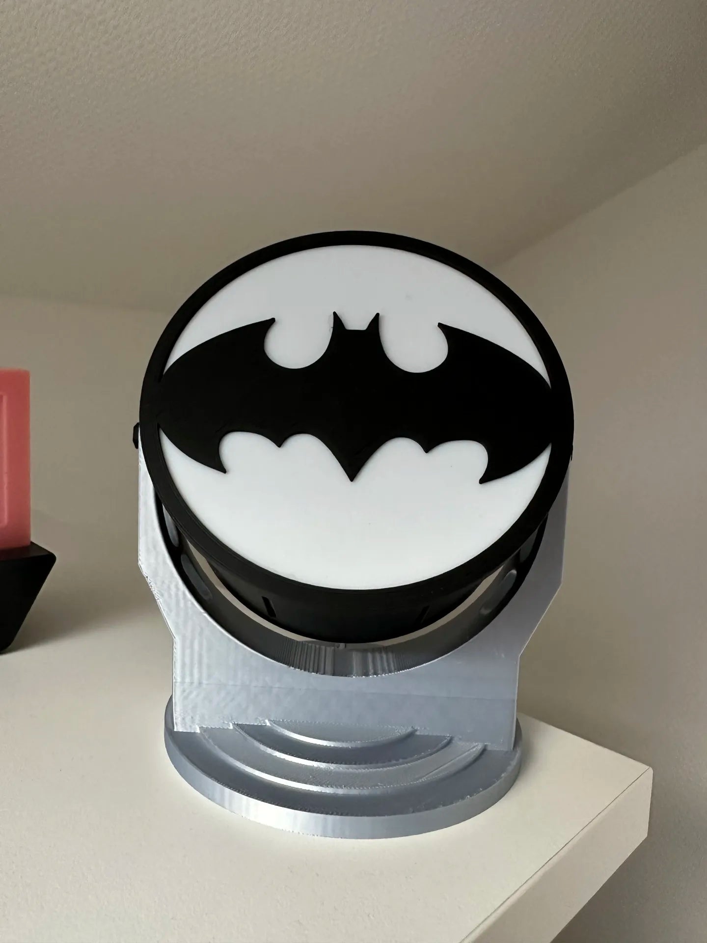 Batman Rooftop Signal, Lamp