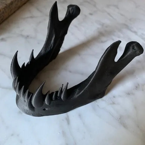 Fangs phone stand