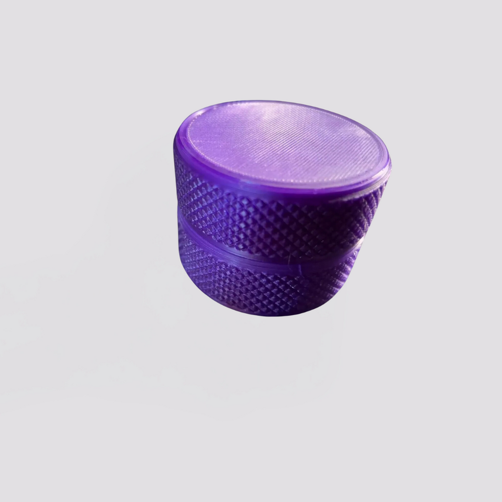 Threaded knurled container