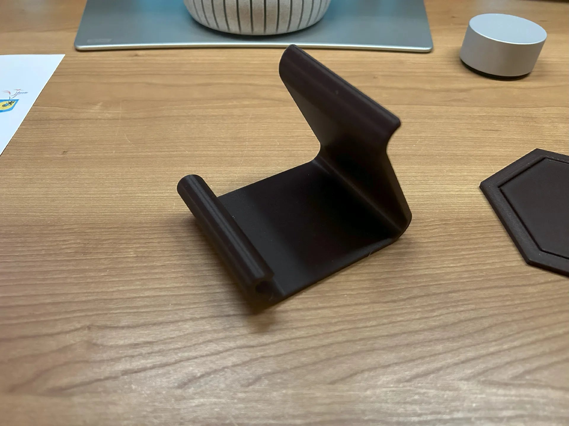 Curved Design Phone Stand, Smartphone Holder