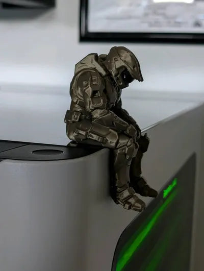 Sad Master Chief (Halo) On a Ledge figurine!