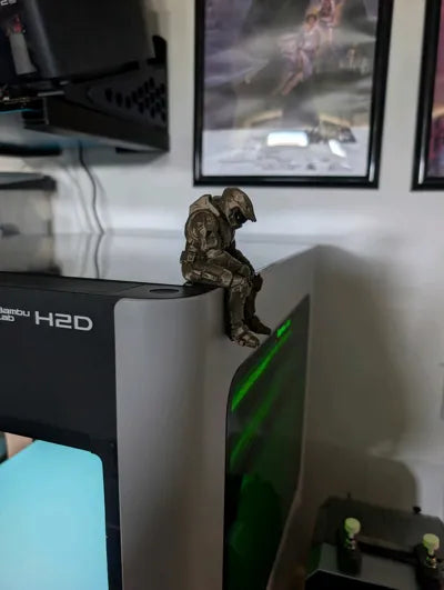 Sad Master Chief (Halo) On a Ledge figurine!