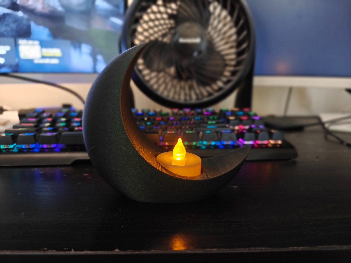Elegant Crescent Moon Candle Holder