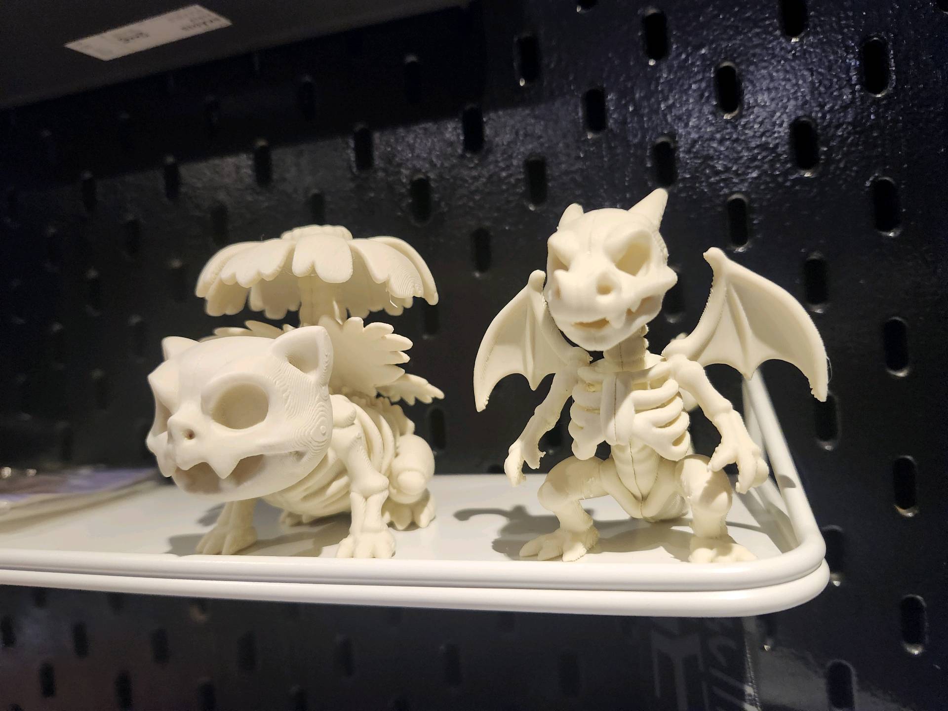 Charizard pokemon Skeleton Figure Dragon Fossil
