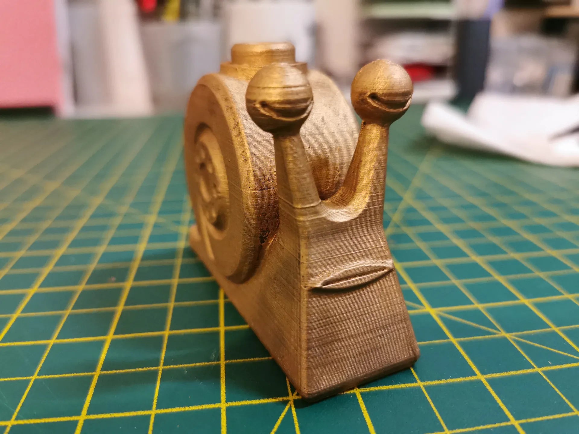 Golden Den Den Mushi - One Piece