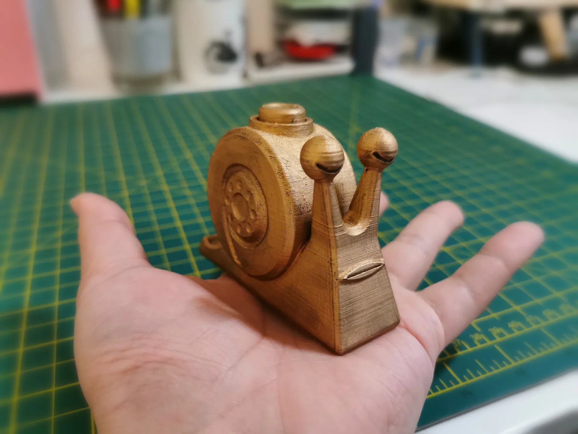 Golden Den Den Mushi - One Piece