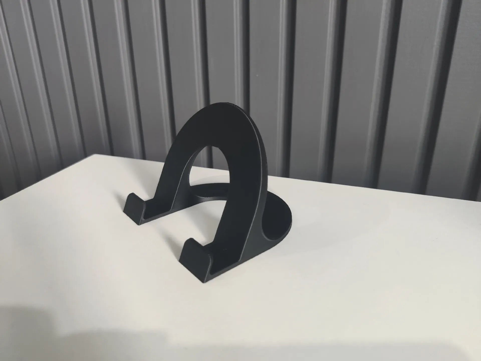 Phone Stand modern curved design