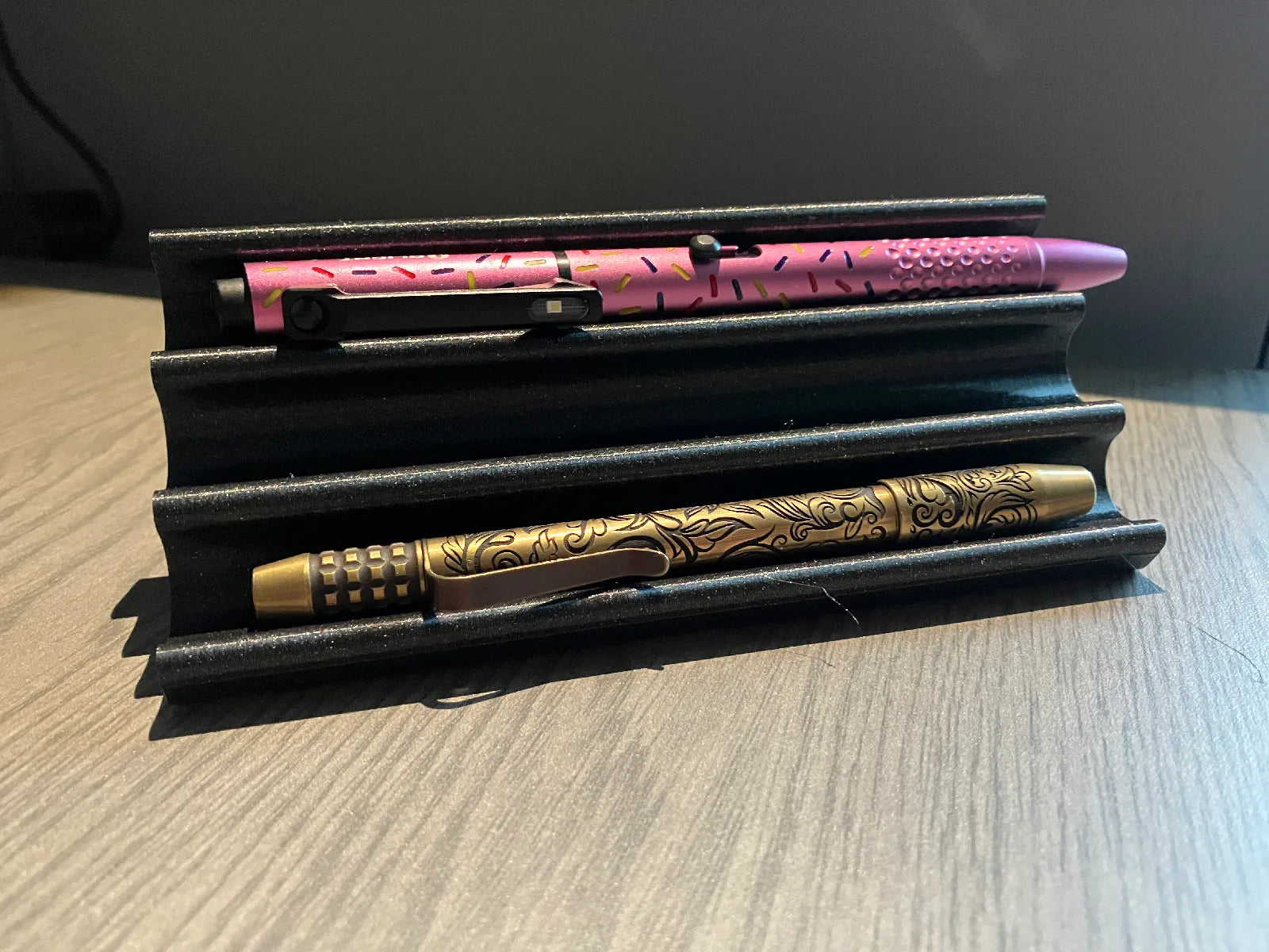 Pen holder/desk item