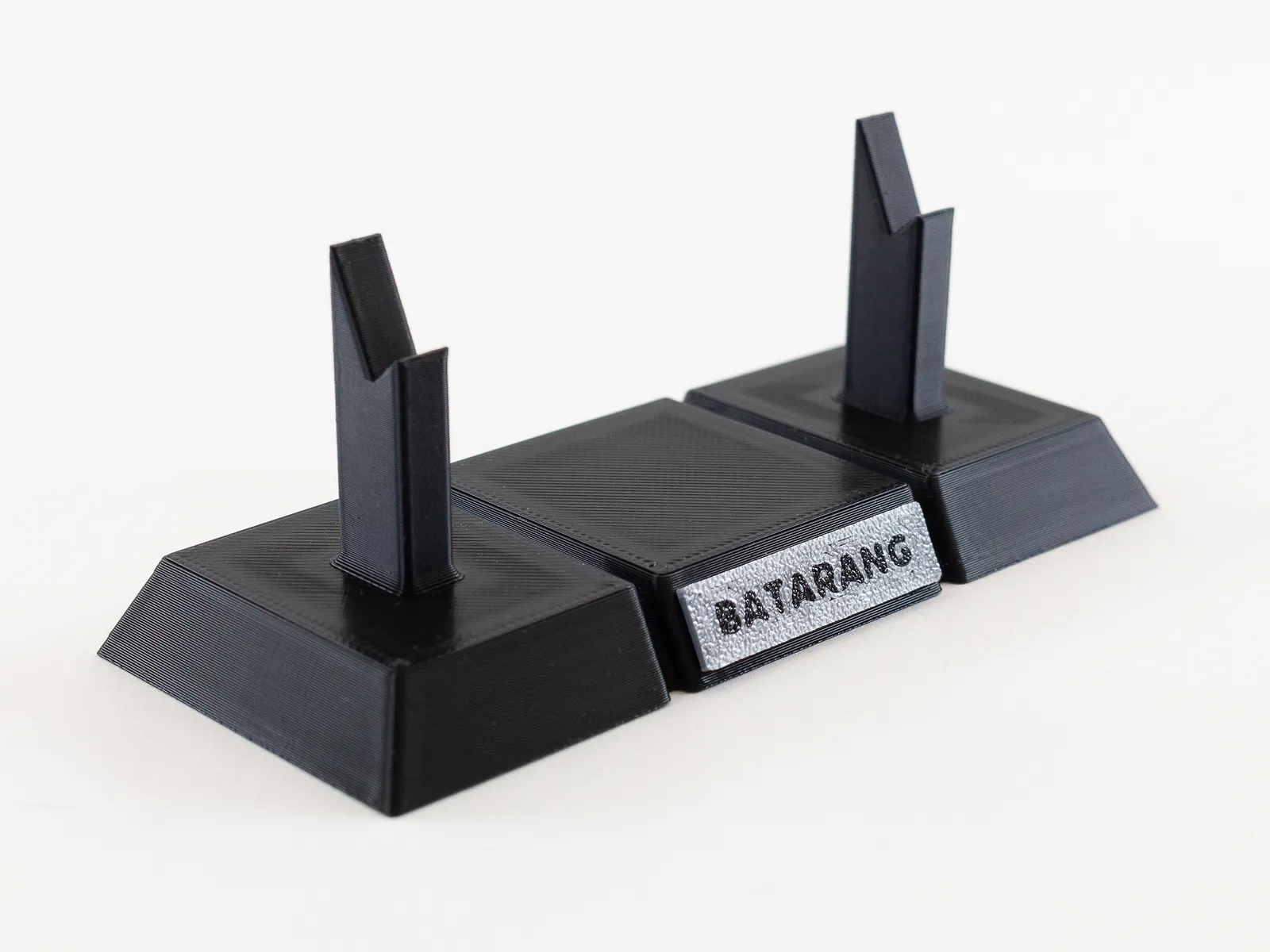 stand batarang justice league