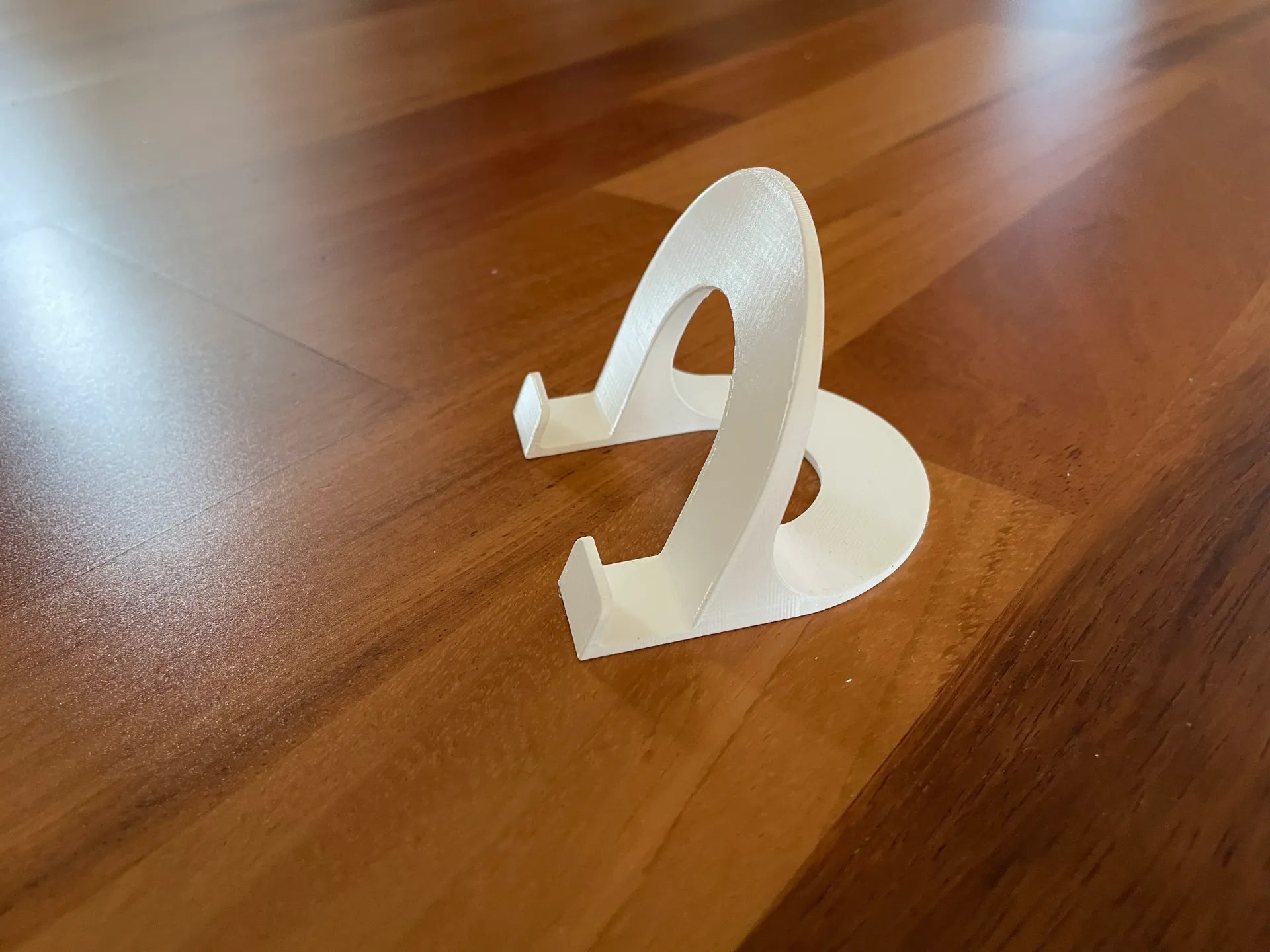 Phone Stand modern curved design