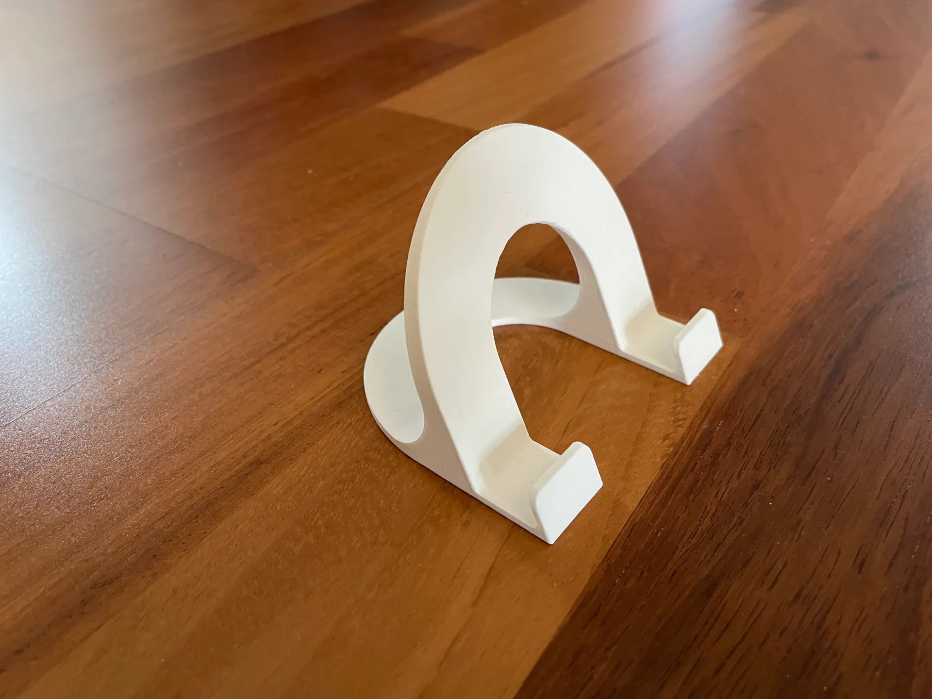 Phone Stand modern curved design