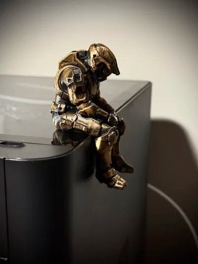 Sad Master Chief (Halo) On a Ledge figurine!