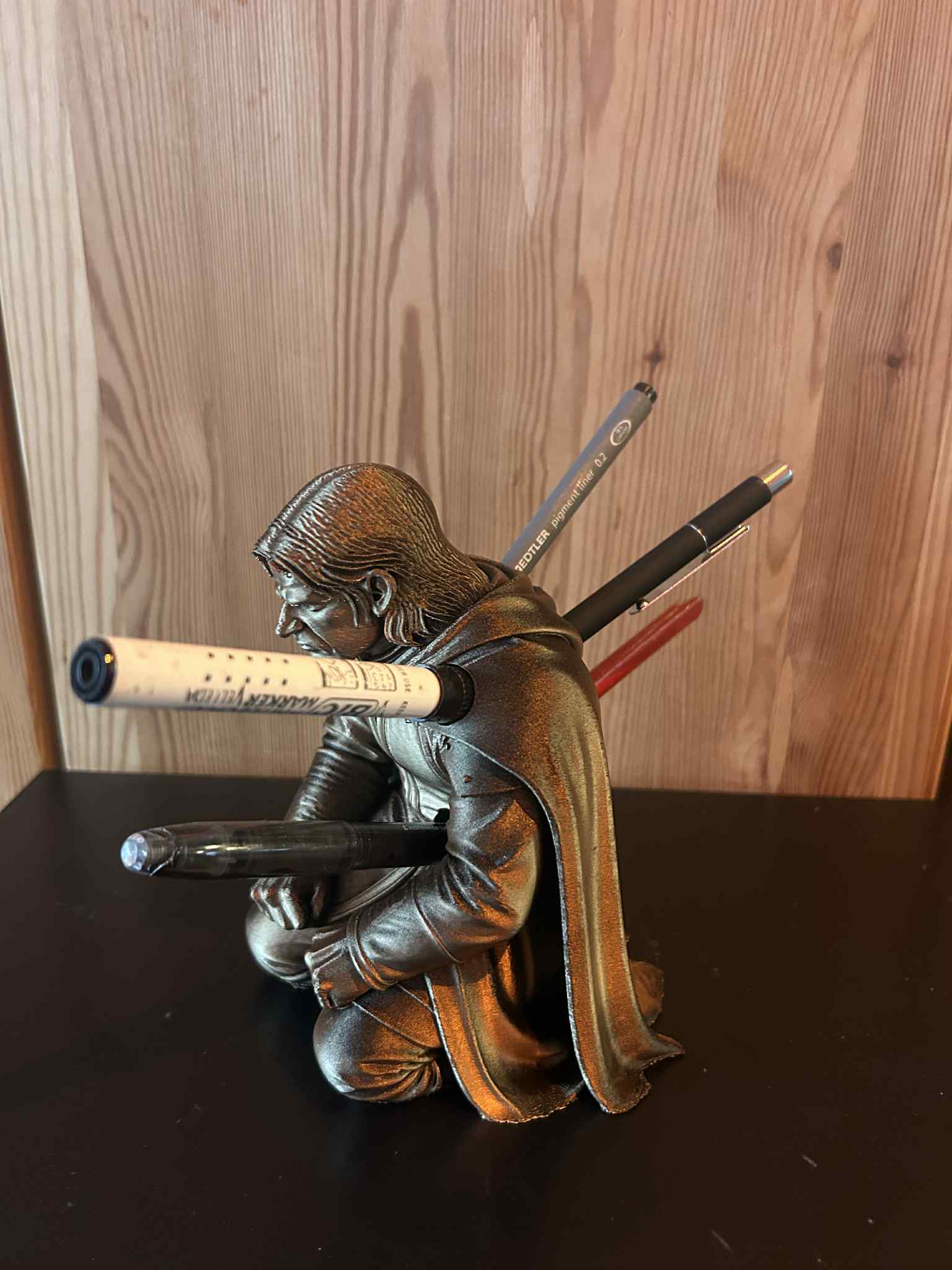 Boromir pen holder