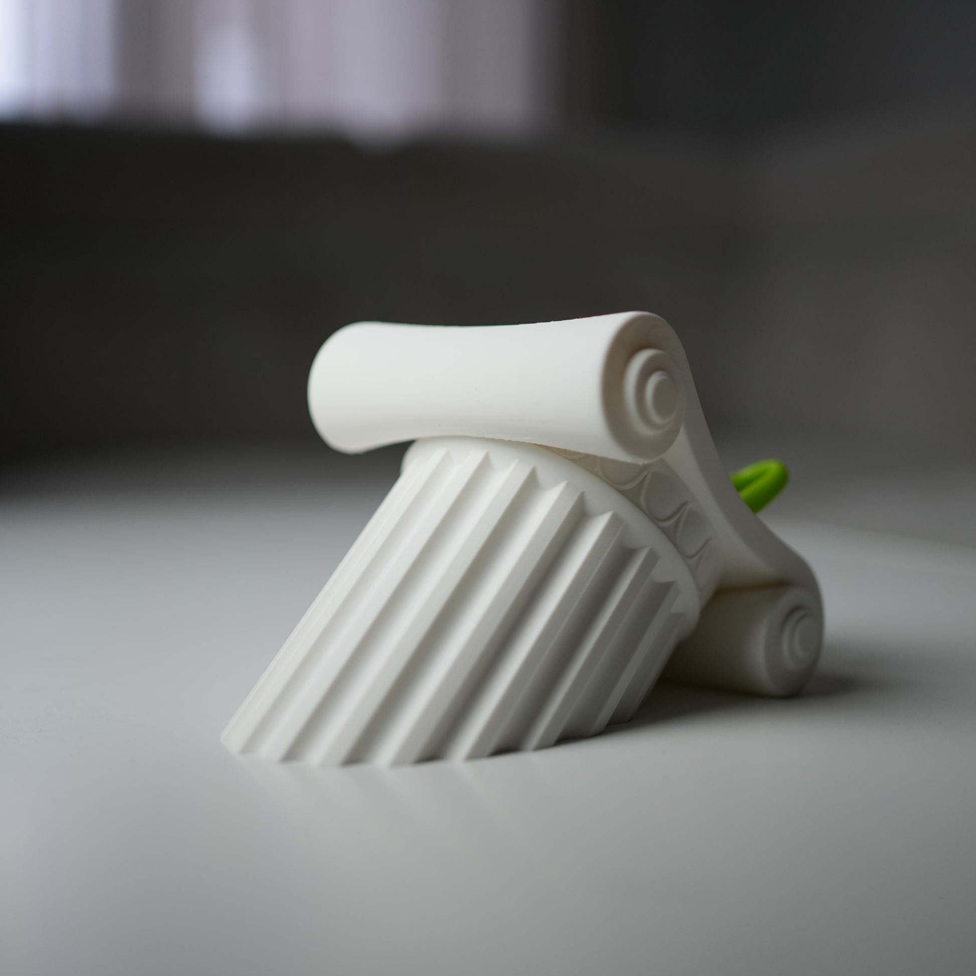 Greek pillar Pen Holder