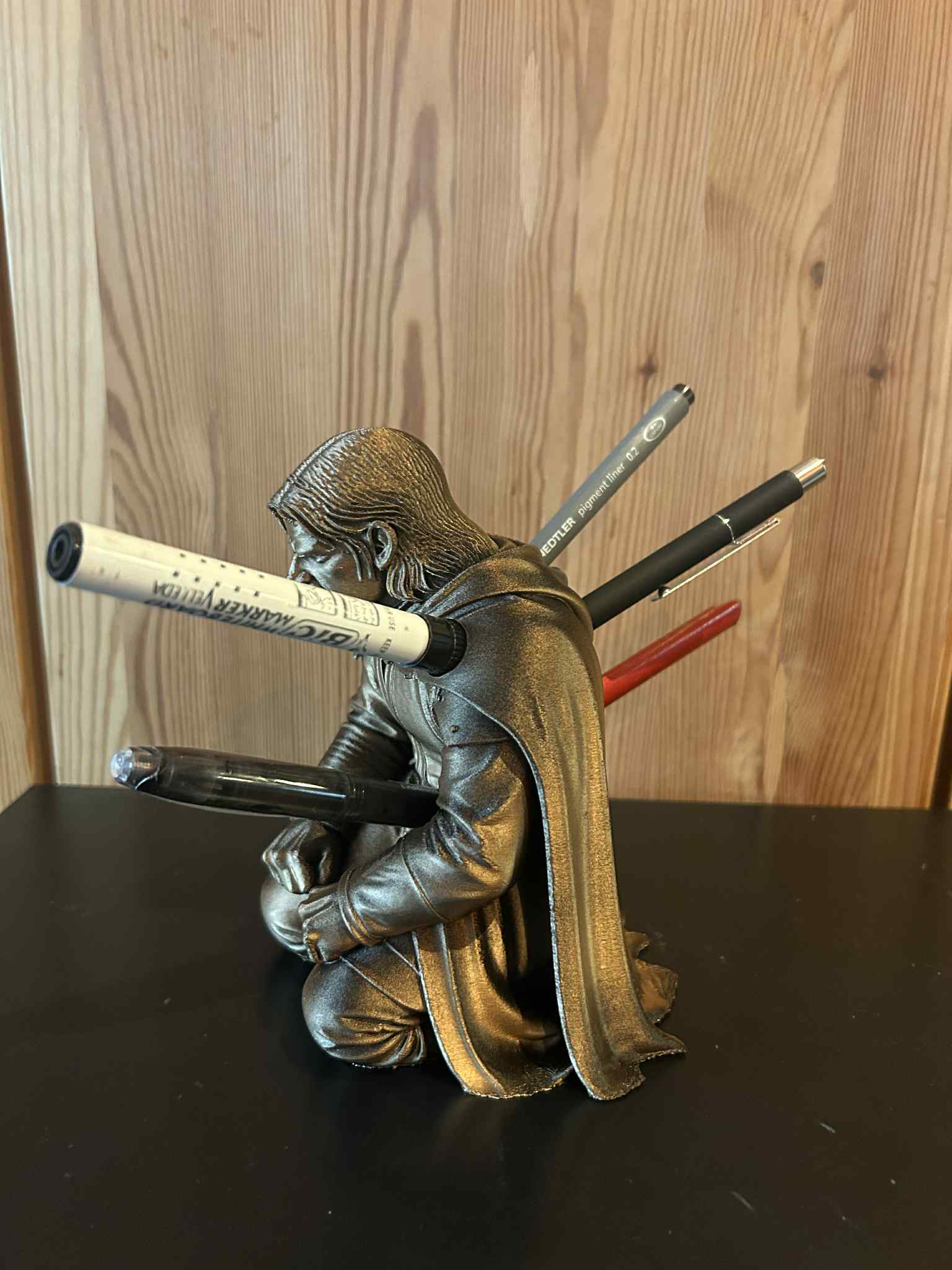 Boromir pen holder