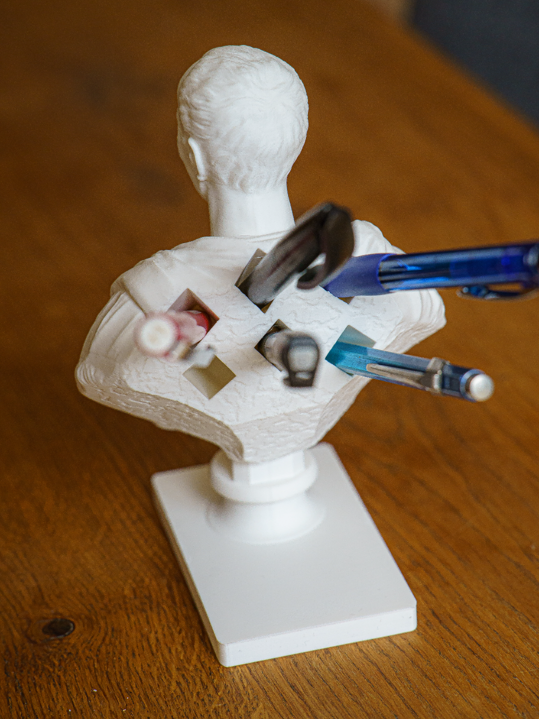 Julius Caeser Pen Holder